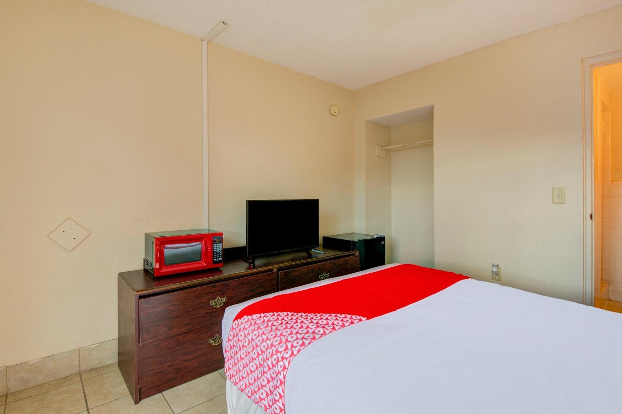 Oyo Hotel Douglas Ga Us-441 Luaran gambar