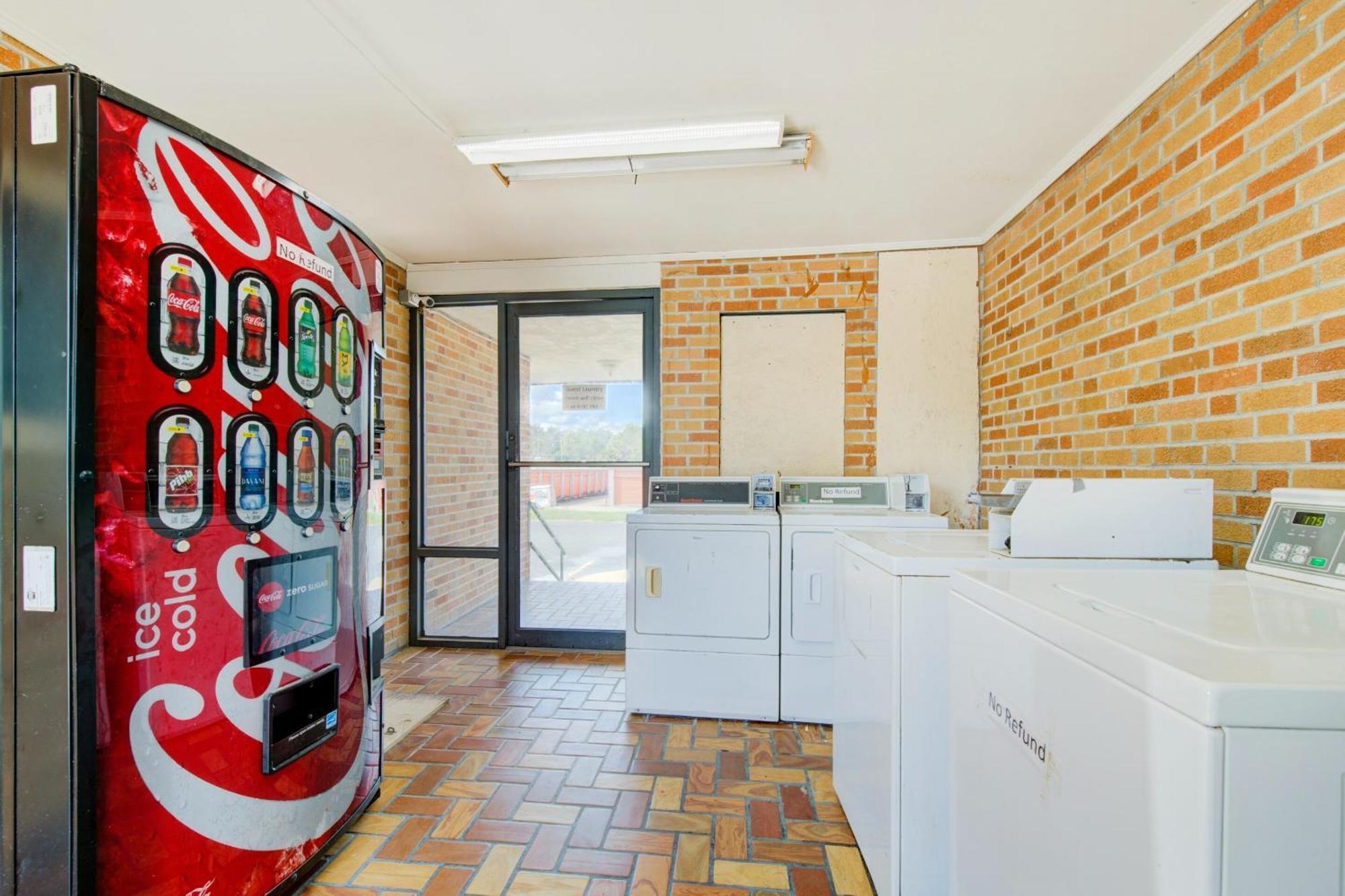 Oyo Hotel Douglas Ga Us-441 Luaran gambar
