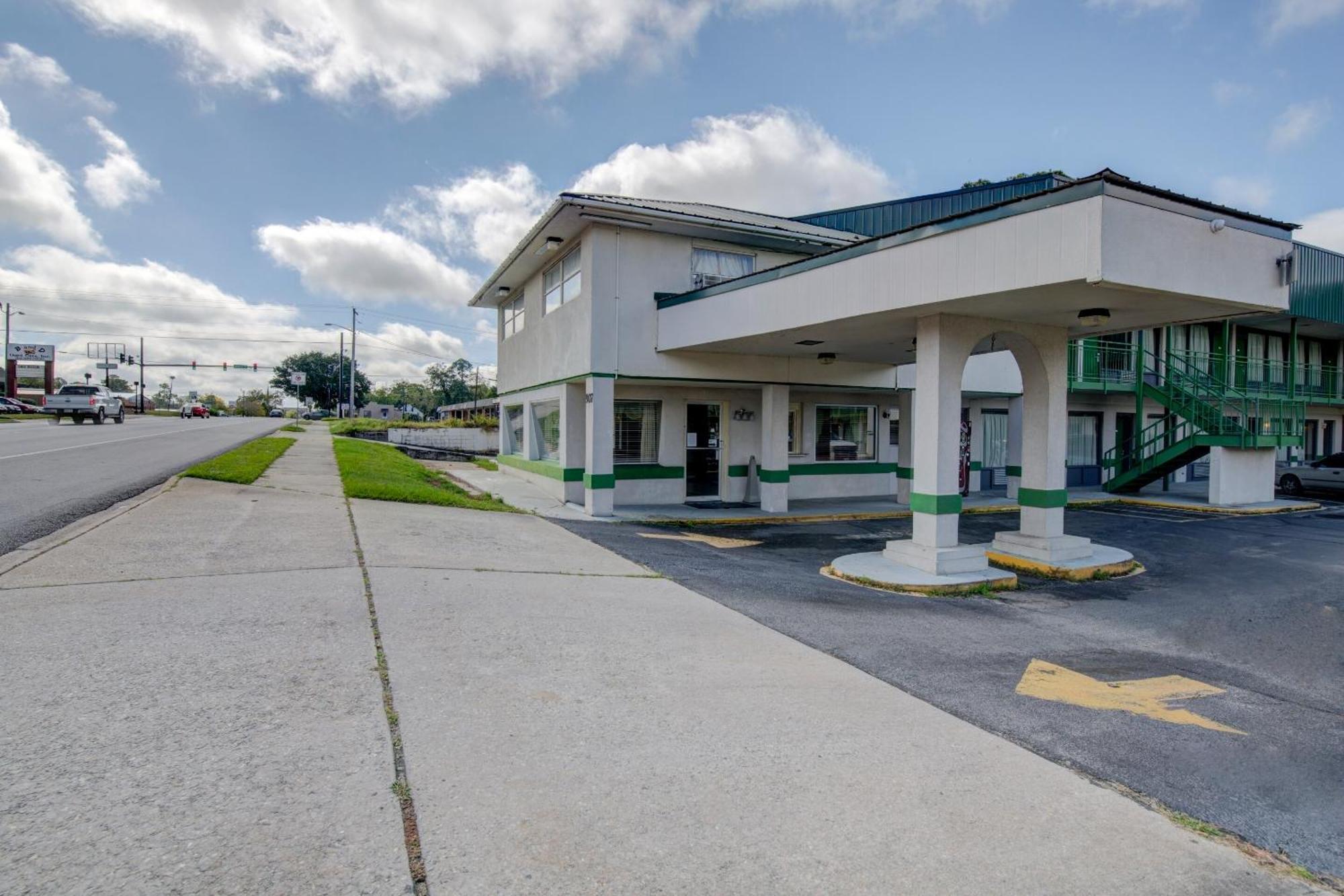 Oyo Hotel Douglas Ga Us-441 Luaran gambar