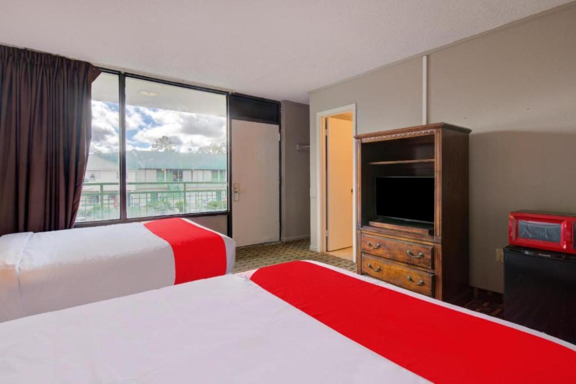 Oyo Hotel Douglas Ga Us-441 Luaran gambar