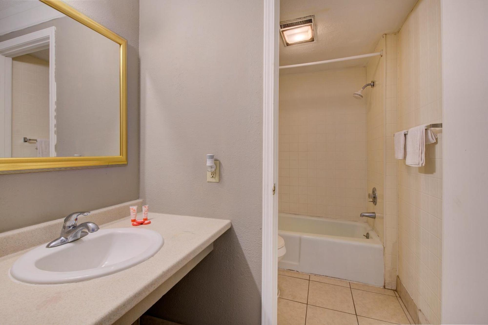 Oyo Hotel Douglas Ga Us-441 Luaran gambar