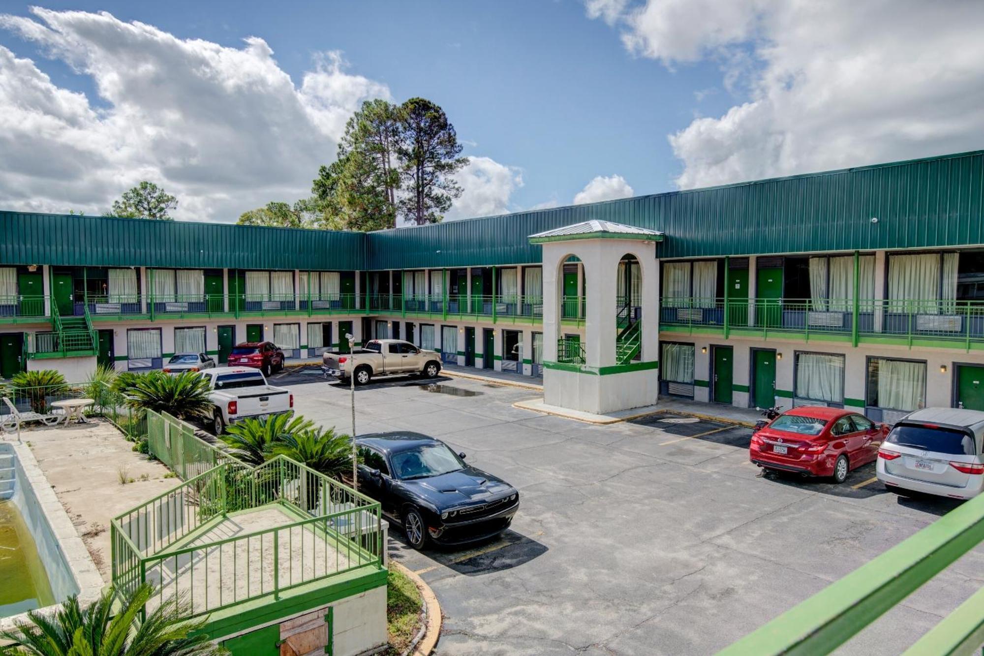 Oyo Hotel Douglas Ga Us-441 Luaran gambar